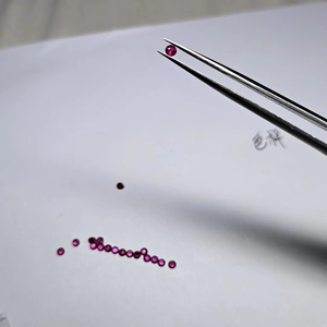 Natürlicher Rubin in 2,5mm Lupe sauber, AAAAA für die Herstellung von Schmuck - Product Image 1