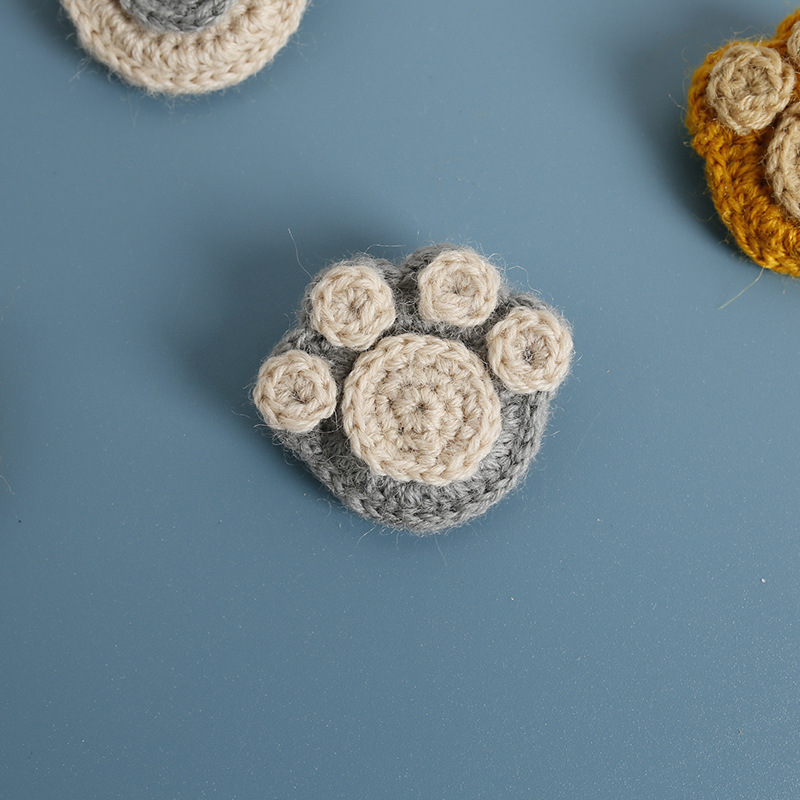 broche patte d'ours grizzly gris