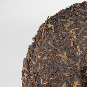 Chinese Famous Puerh Tea Brand Lao Tong <strong>Zhi</strong> 2006 High Aroma Shen Puer Cha Bing 400 Gram