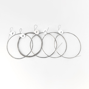 Cuerdas de instrumentos musicales de banjo hechas a medida al por mayor en kits de 5 cuerdas, incluidos accesorios para banjo.