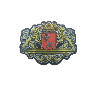 定制刺绣皇家狮子冠贴片，带皇冠和盾牌设计 - Product Image 1