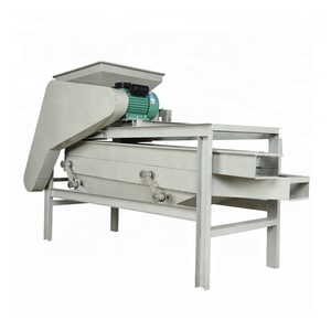 Separador de vibración de cáscara de nuez de almendra automático Industrial de 600 kg/H, máquina descascaradora de separación de vibración de nuez pecana - Product Image 1