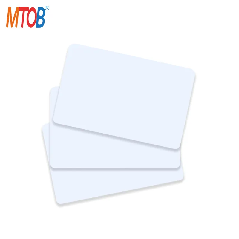 Cartão NFC sem contato de PVC plástico Produto personalizado 13.56mhz Cartão NFC em branco NFC NTAG 215 NTAG 213 PVC Cartões em branco para impressão