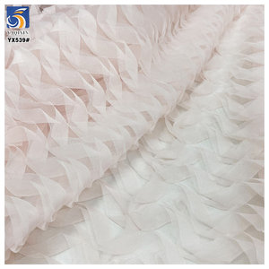 YX539 Neues Design Weiß Polyester 3D Wave Stickerei Tüll Net Mesh Fabric Plain Pattern für Kinder bekleidung