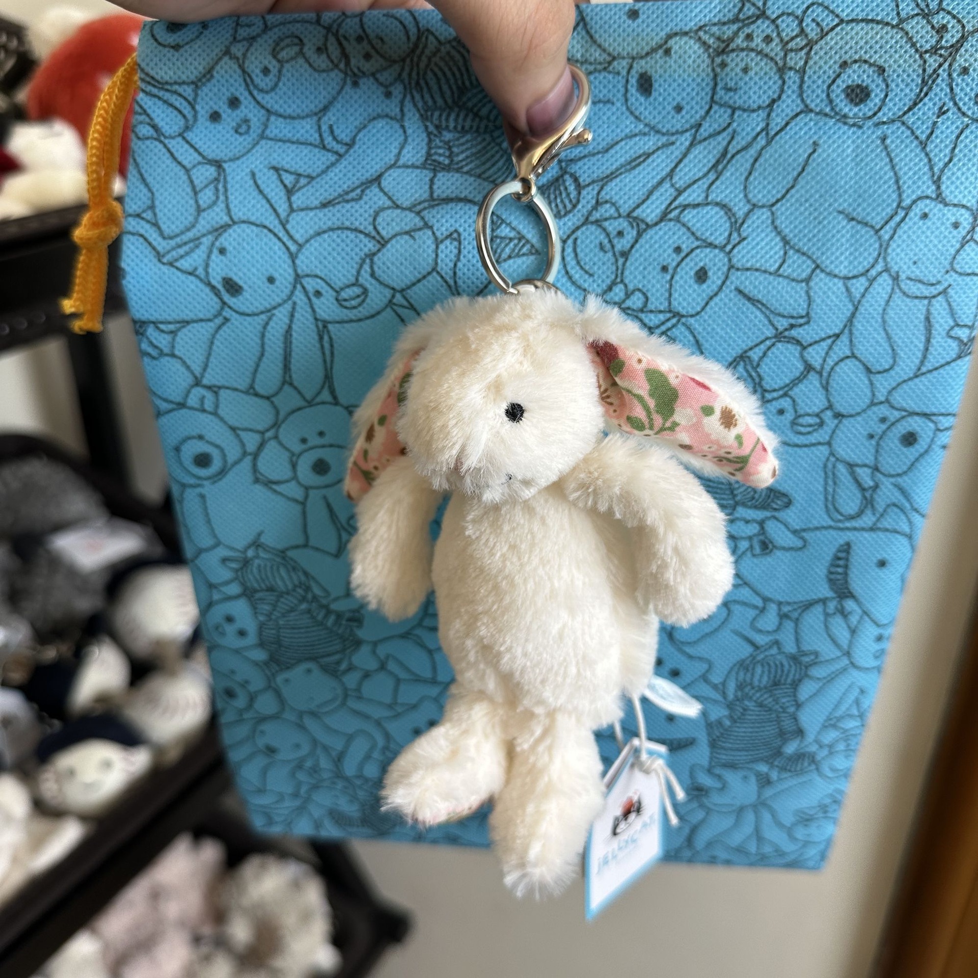 Pendentif lapin blanc-9-11cm sac poussière avec étiquette