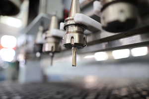 Máquina de tallado CNC Quick ATC enrutador de carpintería automático para la fabricación de puertas - Product Image 4