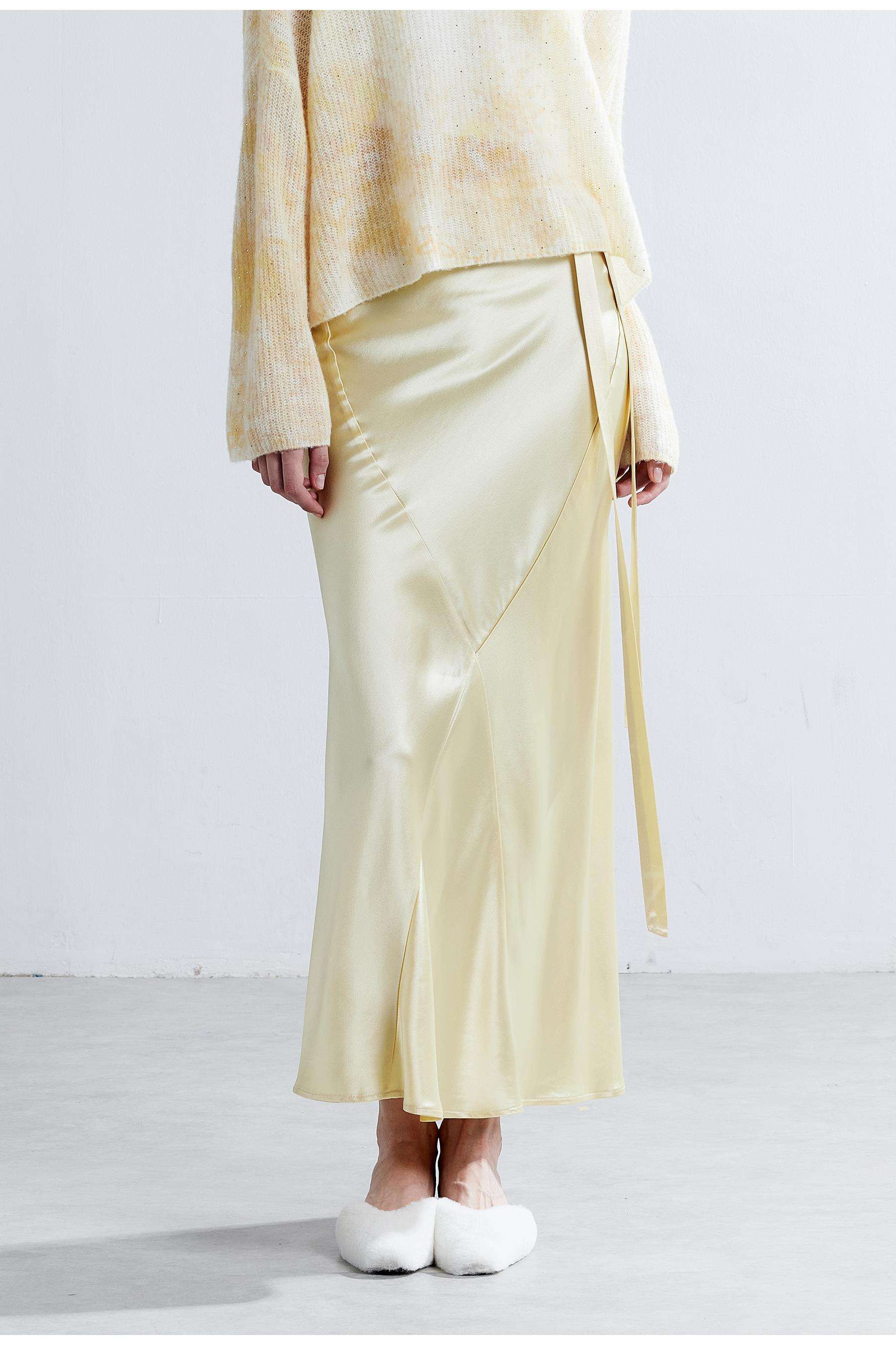 สีเหลือง