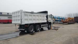 高品质品牌中国重汽豪沃6x4二手翻车机和8x4自卸车出售价格