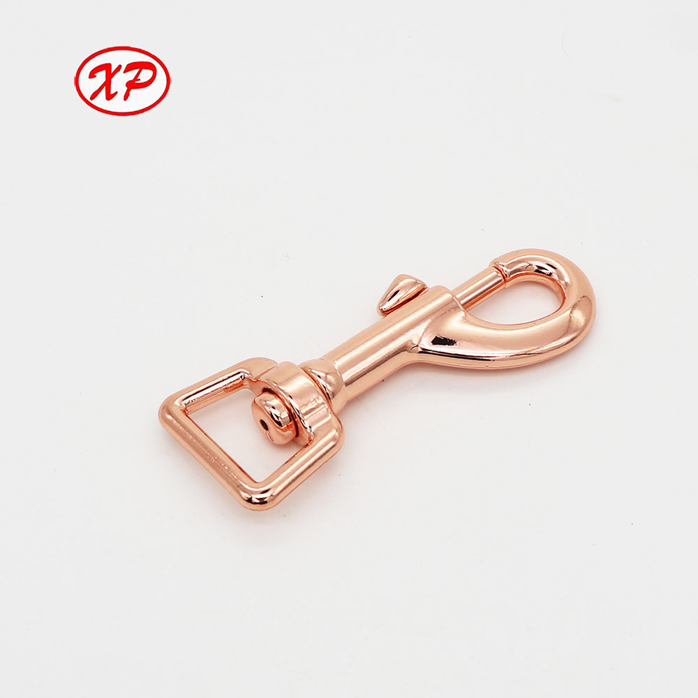Rose doré suspendu