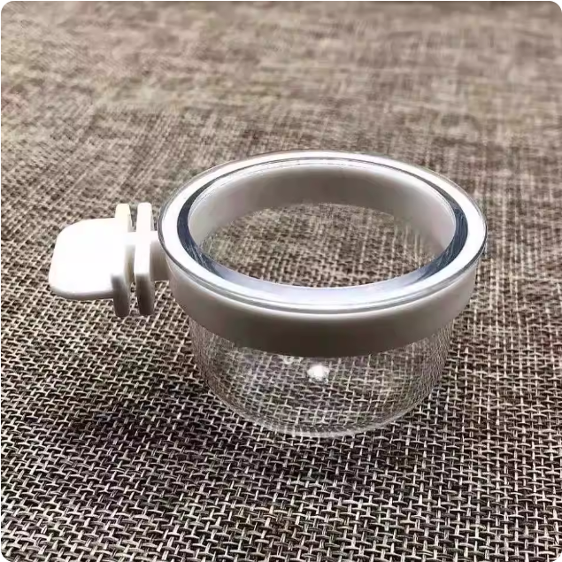 Tasse à nourriture blanche