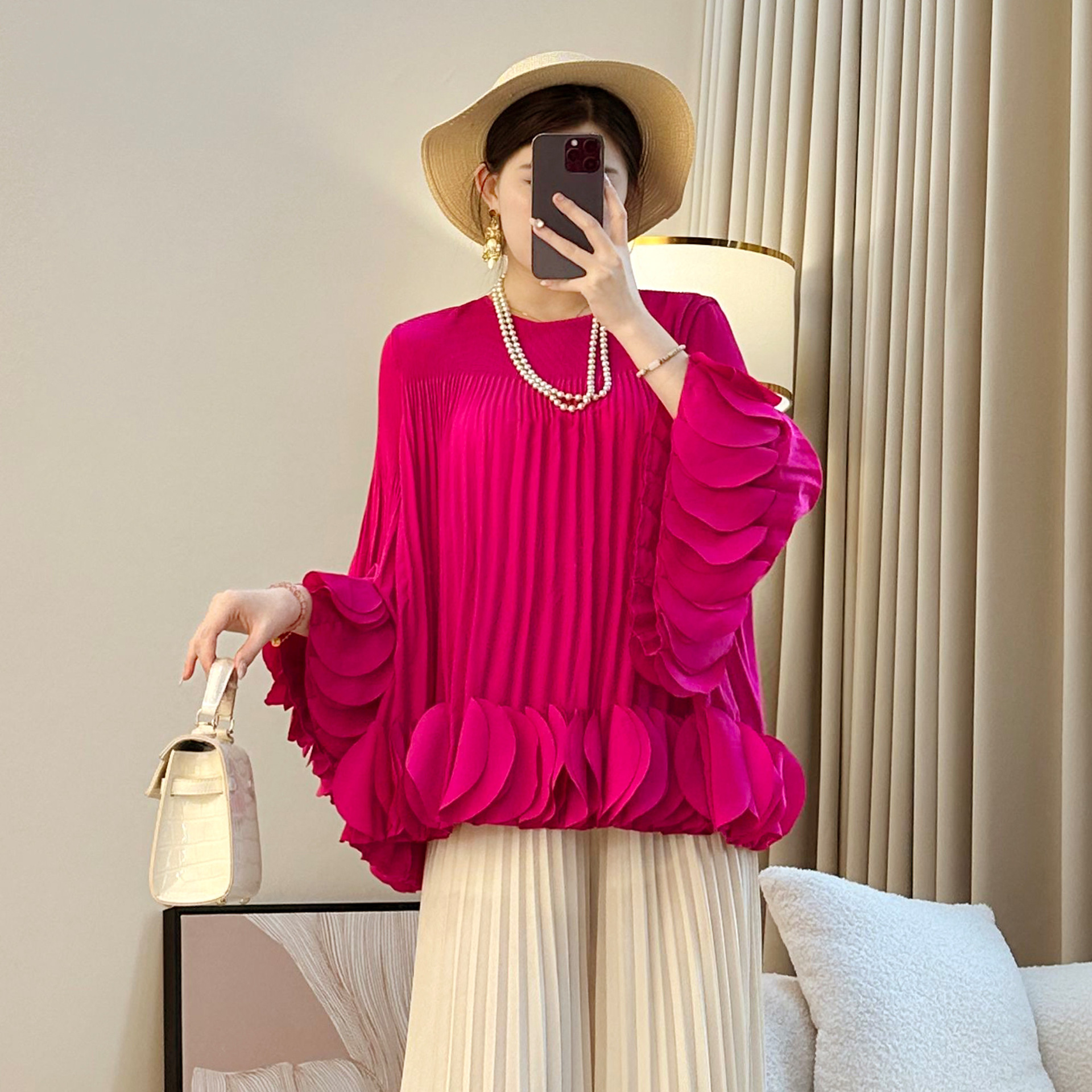 สีแดงม่วง