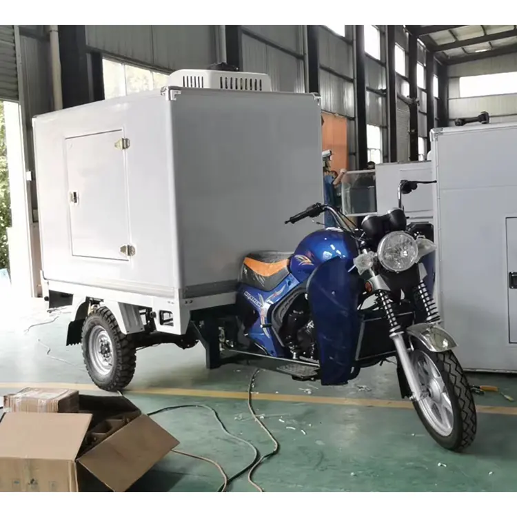 دراجة بخارية مبردة بسيارة صغيرة للإستخدام الجيد مزودة بشاحنة وهيكل الثلاجة ودراجة بخارية ثلاثية العجلات للبيع