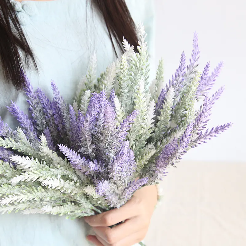 Commercio all'ingrosso 5 Rami di Lavanda Artificiale Del Fiore di Cerimonia Nuziale Piante Parete Falso Fiore Artificiale per La Decorazione Domestica