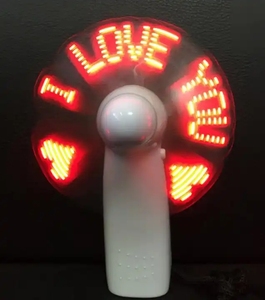 Diseño de impresión OEM 3AAA batería ventilador eléctrico sin aspas autoprogramable mensaje LED ventilador de mano con pantalla LED