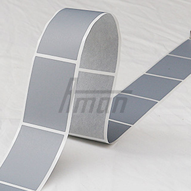 สีเทาเข้ม