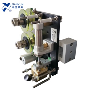 NY-803A pneumatische automatische Verfalls datum Code Chargen nummer Codier maschine für VFFS Beutel Verpackungs maschine und Flaschen etikett ierer