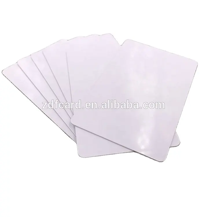 Carte NFC personnalisée en plastique PETG PVC NTAG213/NTAG215/NTAG216 Cartes sans contact imprimables vierges NFC pour médias sociaux Carte à puce intelligente RFID