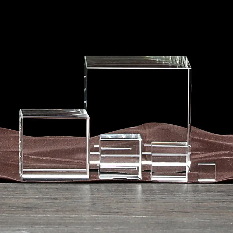 Honra de fabricação de cristal fornecedor k9 branco bloco de vidro cristal cubo para gravura 3d laser cristal foto cubo