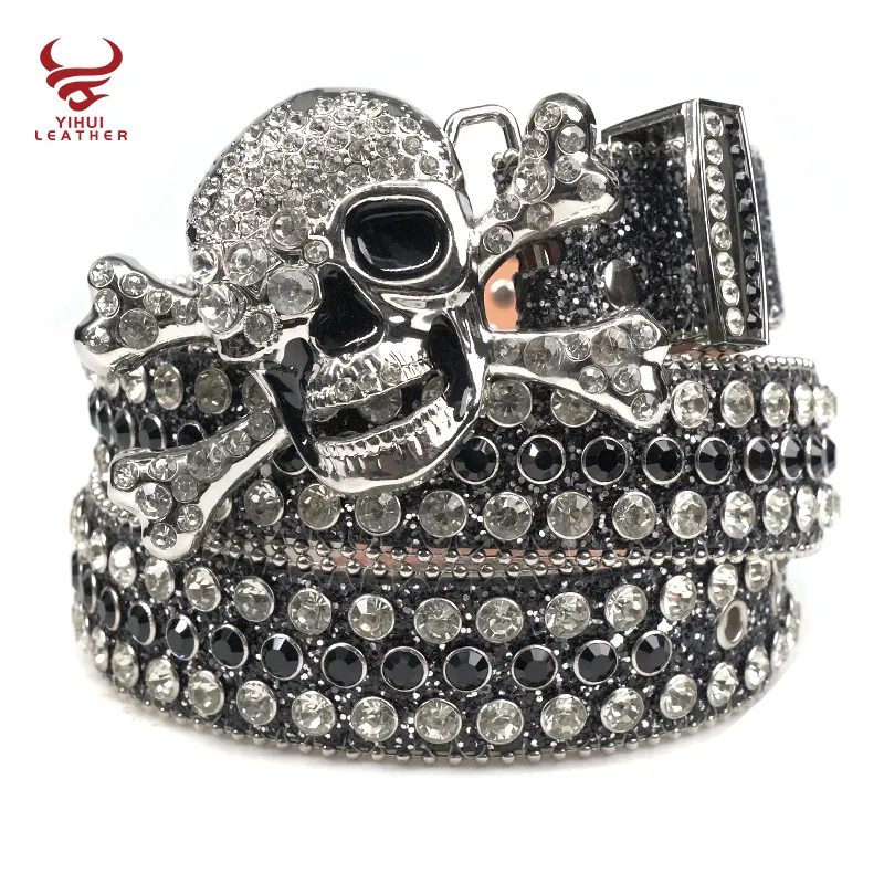 Cinturones BB ostentoso con logotipo personalizado para hombre, tachonados diamantes PU con correa de cuero, hebilla de calavera negra, cinturones de diamantes de imitación de vaquero occidental