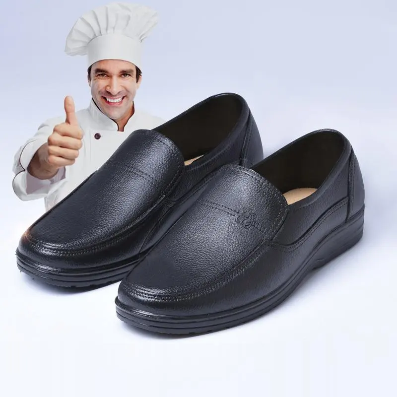 Zapatos de Chef antideslizantes resistentes al aceite, calzado ligero para hombre, sin cordones, talla 39-45, el mejor precio