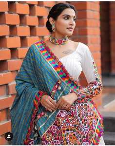 Premium kalite yeni özel Navratri koleksiyonu Lehnga Choli en iyi fiyata bayan için gerçek ayna ile çalışmak - Product Image 3