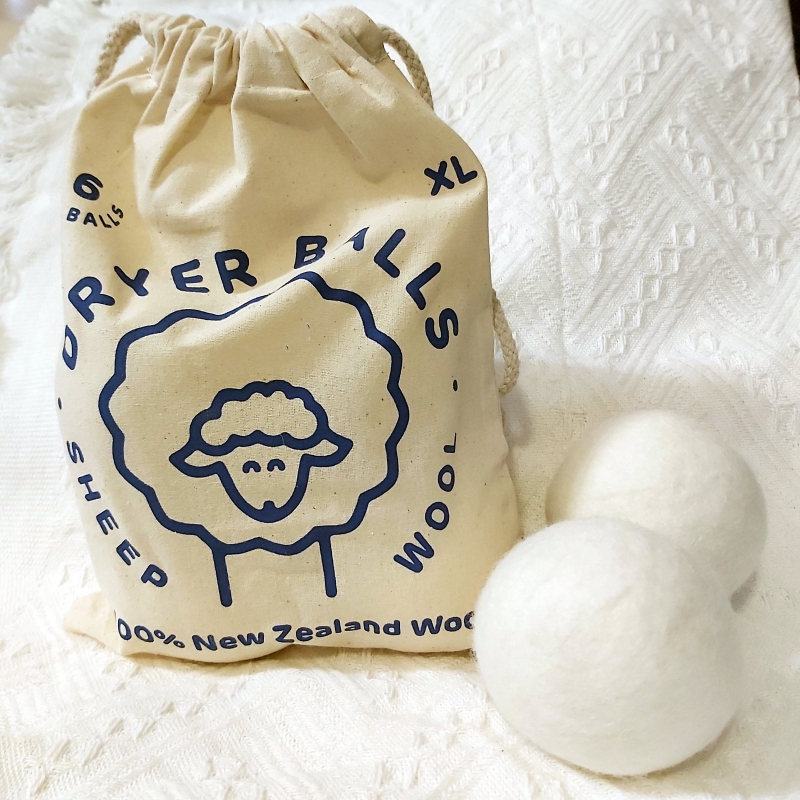 White(custom 4 balls per cotton bag)