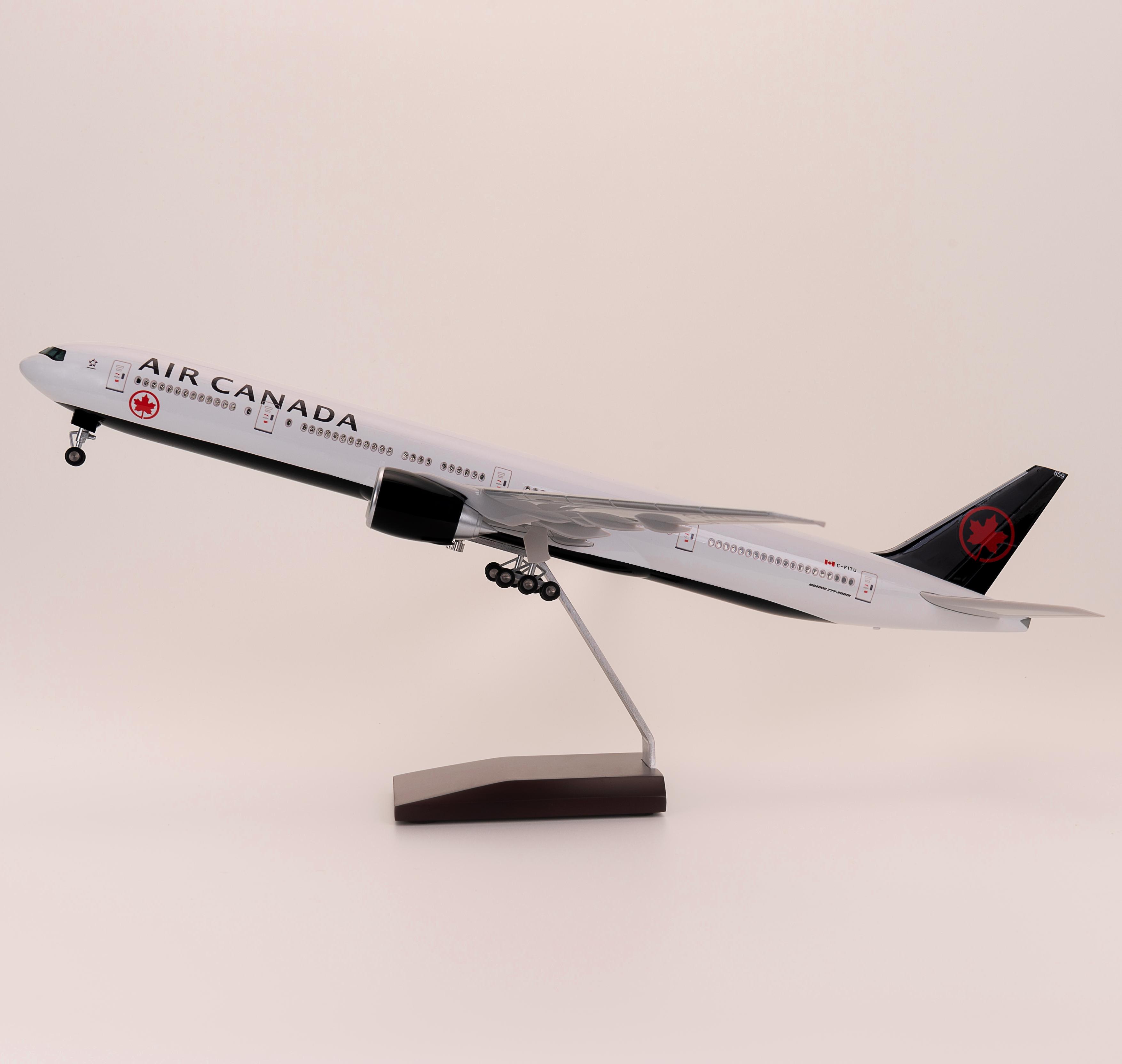 777-300ER Air Canada with lights and wheels