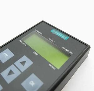 Siemens SINAMICS 1P6SL3255-0AA00-4CA1 interfaccia User-Friendly PLC PAC controller dedicati 6SL3255-0AA00-4CA1 frequenza