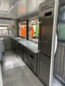 Truk Makanan Trailer Makanan Cepat dokumen hitam 18 kaki untuk bisnis katering dengan teras dilengkapi penuh - Product Image 6