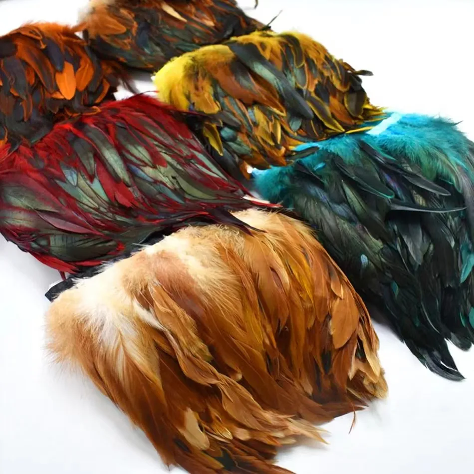 Plumas de gallo teñidas baratas para decoración de tocados indios para vestidos de fiesta y disfraces