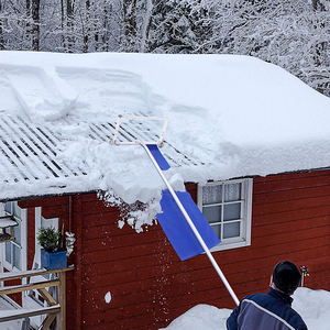 带可拆卸铝杆的方形耙头屋顶除雪工具
