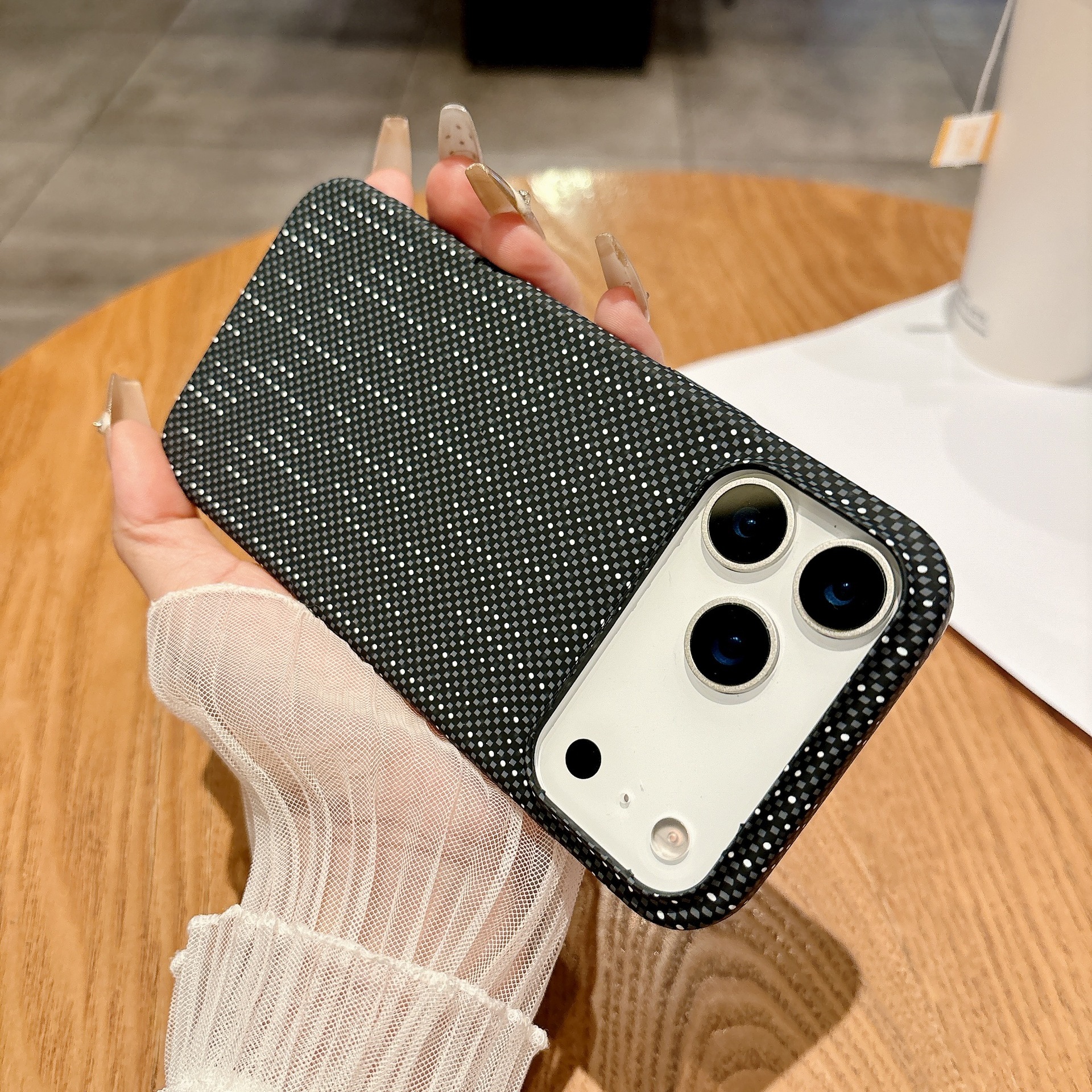 Crystal point-carbon fiber ultra-thin magnetic