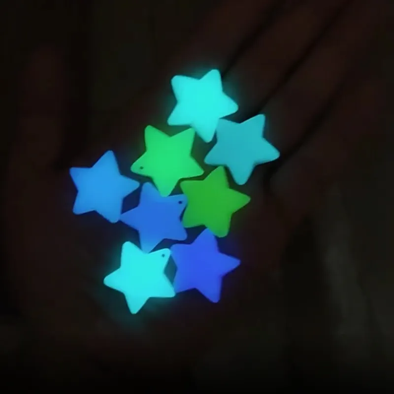 Nuovi accessori per stelle in pietra luminosa da uomo classici perline da donna gioielli in cristallo Glow in the Dark Pentagram Star collana pendente