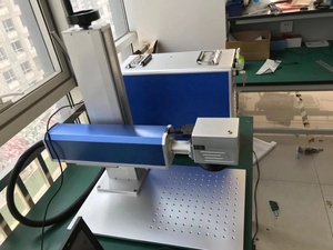 プラット供給30w50wレーザーJpt <span class=keywords><strong>Mopa</strong></span> M7100wポータブルレーザーマーキング機新しいデザインのホットセール製品