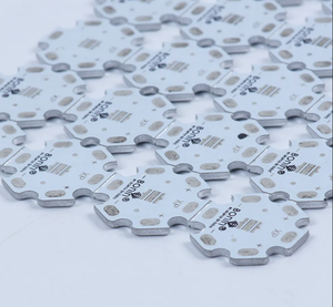 แผงวงจรพิมพ์ PCB แบบแกนโลหะมีความยืดหยุ่นบริการประกอบ PCBA อะลูมิเนียมสำหรับ LED - Product Image 2