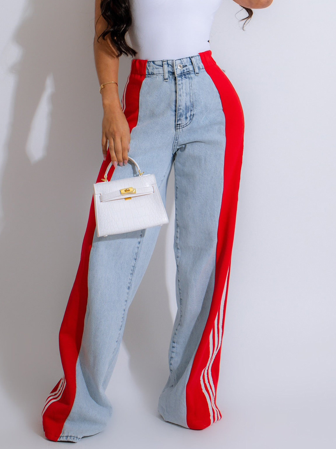 Bleu clair + rouge