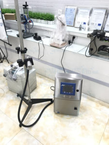 YETO Automatischer industrieller Tinten strahl drucker Datums codierung maschine Datum Tinten druck gerät Chargen codierung Qr-Code Digitaler Tinten druck
