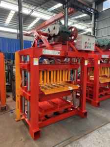 Semi-Automatic Fly Ash <strong>Brick</strong> <strong>Making</strong> Machine Cost-Effective for Paving for Big <strong>Projects</strong> Utilizing Cement <strong>Clay</strong> As Raw Materials