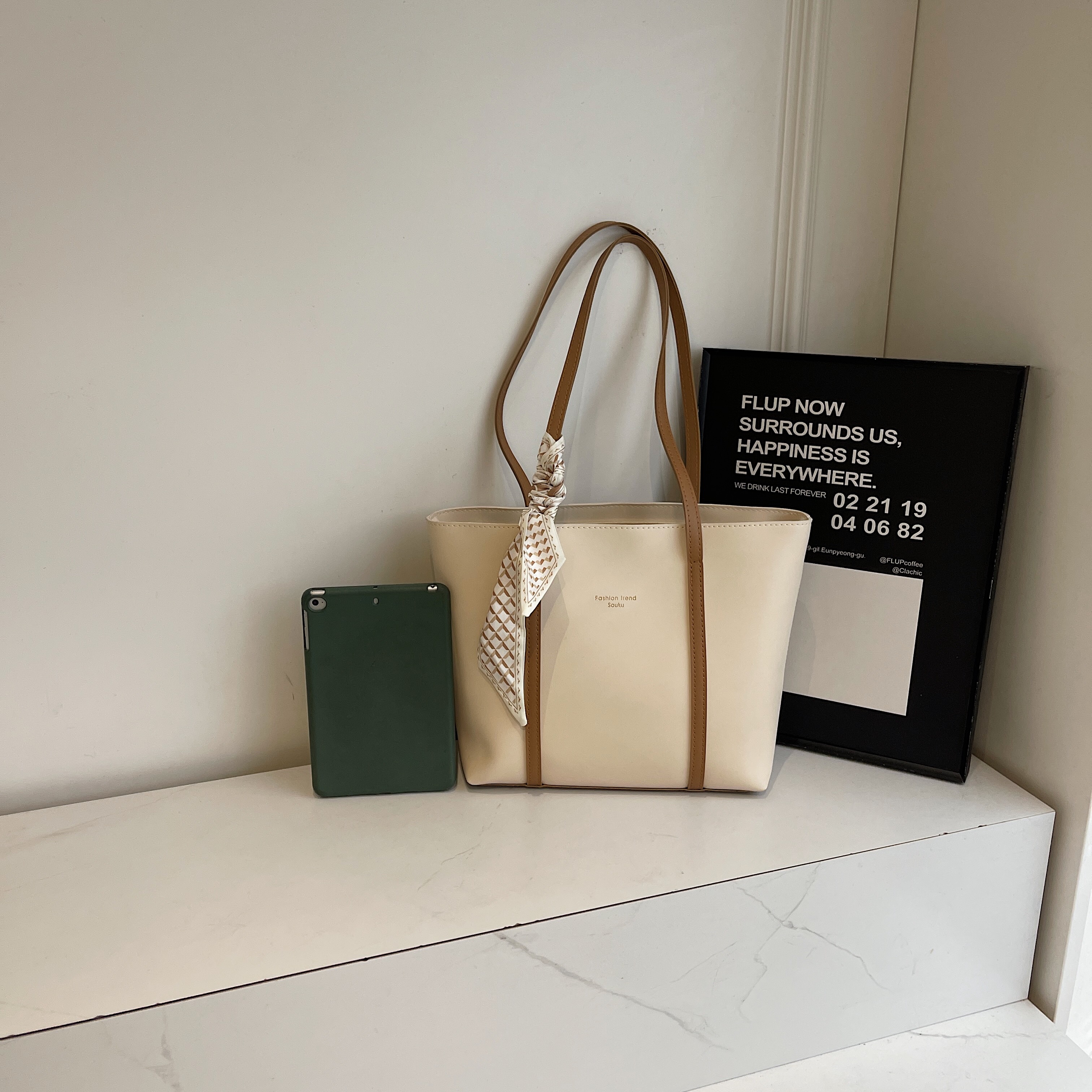 Sac fourre-tout en PU (36*26*12 cm)-couleur 1