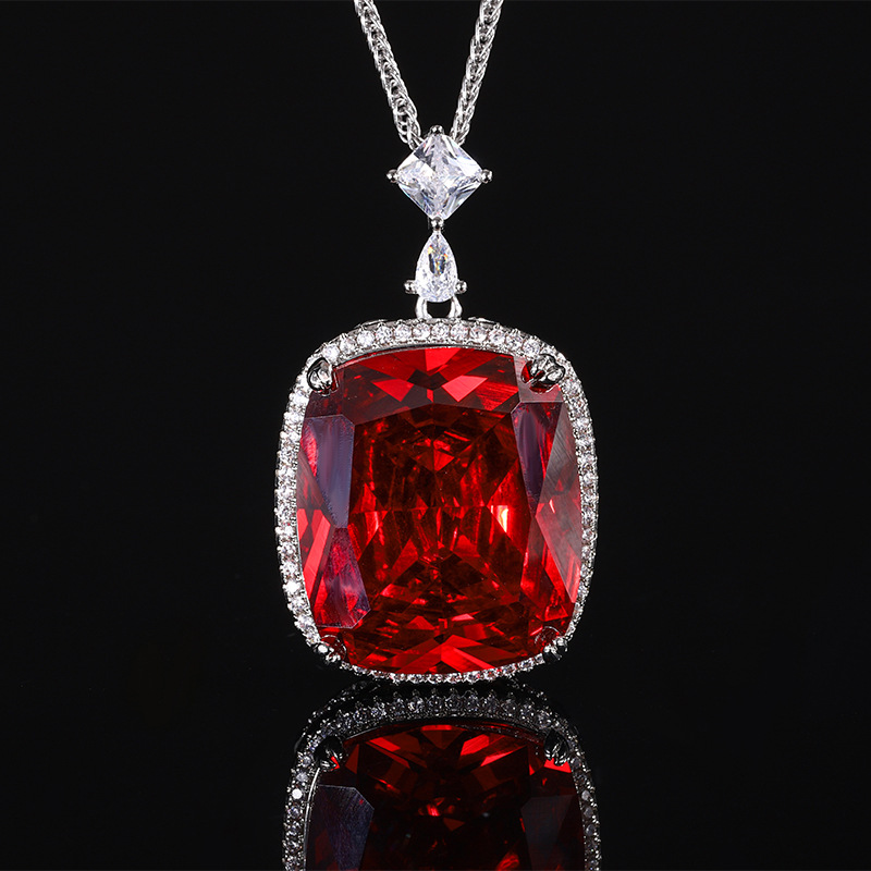 Pendentif orange avec chaîne Chopin