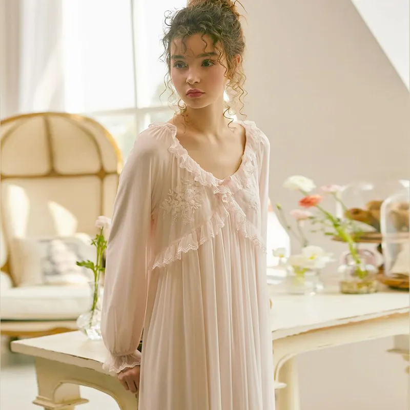 Chemise de nuit longue en coton pour femmes, vêtements de nuit Style cour royale, chemise de nuit rose et blanche, robe élégante en dentelle pour dames