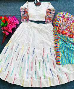 Premium kalite yeni özel Navratri koleksiyonu <span class=keywords><strong>Lehnga</strong></span> Choli en iyi fiyata bayan için gerçek ayna ile çalışmak