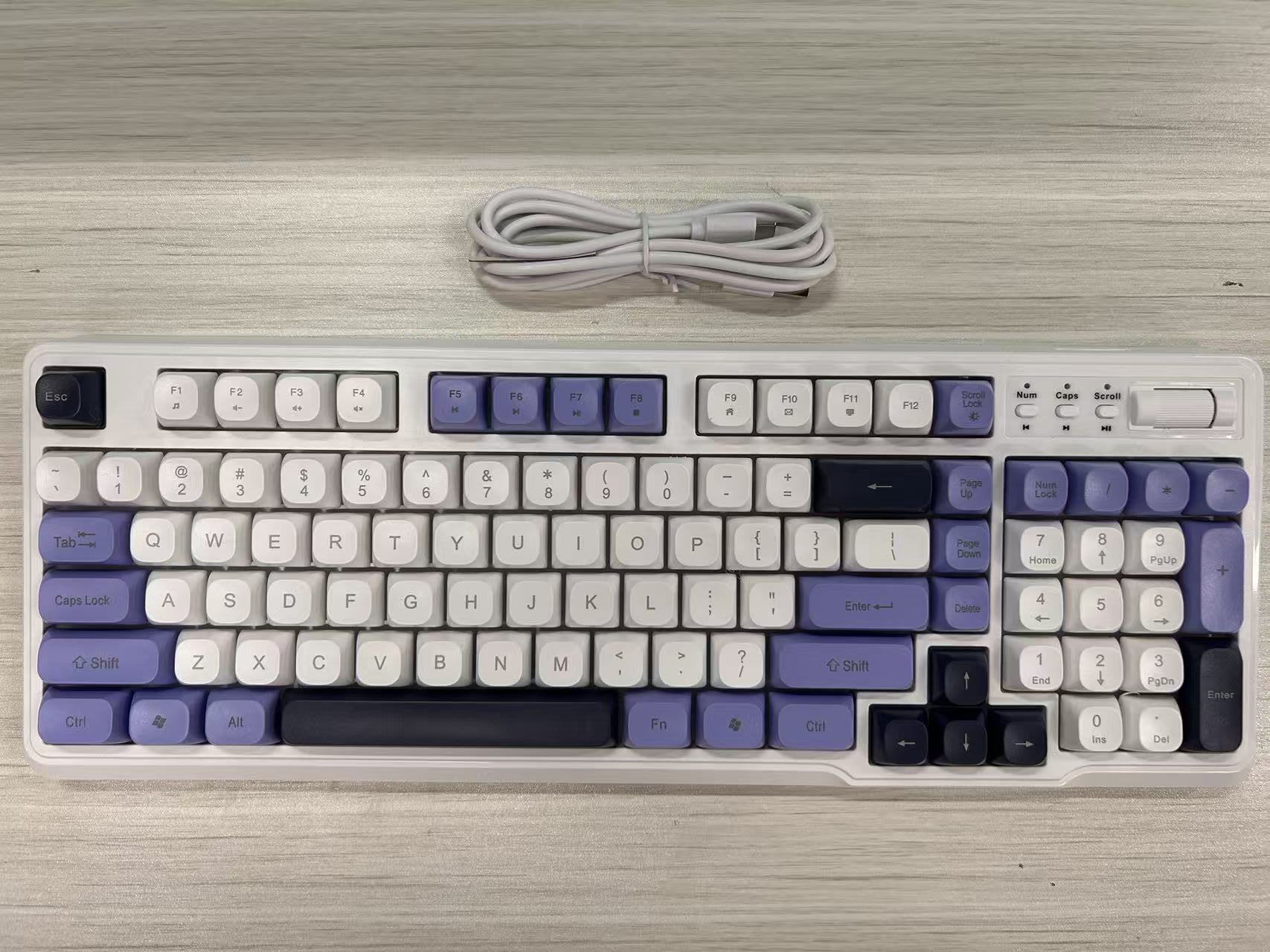 Fil noir violet