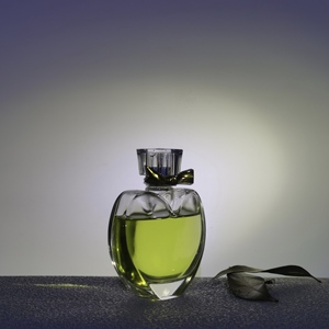 New Designed Luxury Gift <strong>Perfume</strong> Bottle 100ml Heart-shaped Matches Attar Bottles Custom Lovely Empty <strong>Perfume</strong> Spray Bottle