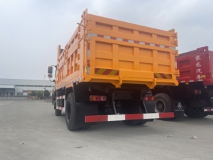 中国拖车15吨卡车尺寸自卸车缅甸