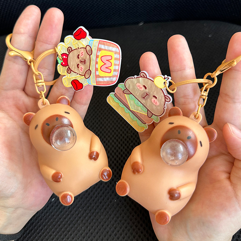 Llavero pequeño de carpincho de 7 cm - con etiqueta