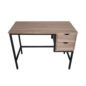 Hogareño Escritorio de estudio simple Tablero de MDF mesa de computadora Diseño industrial europeo Muebles de oficina Escritorio de oficina - Product Image 1