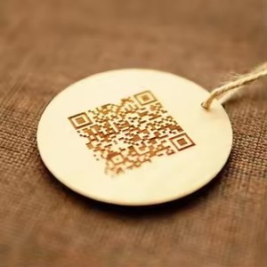 Carte di controllo accessi quadrate in legno con stampa QR Laser personalizzato biglietto da visita NFC