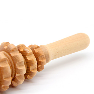 Buchenholz 13-Rad Bauch <span class=keywords><strong>massage</strong></span> rolle Wellenförmiger gravierter Yoga-Stick zur Muskel entspannung Holzbein <span class=keywords><strong>massage</strong></span> rolle - Product Image 4