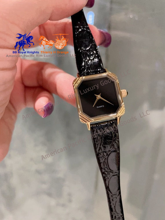 แหวนทอง แผ่นสีดำ